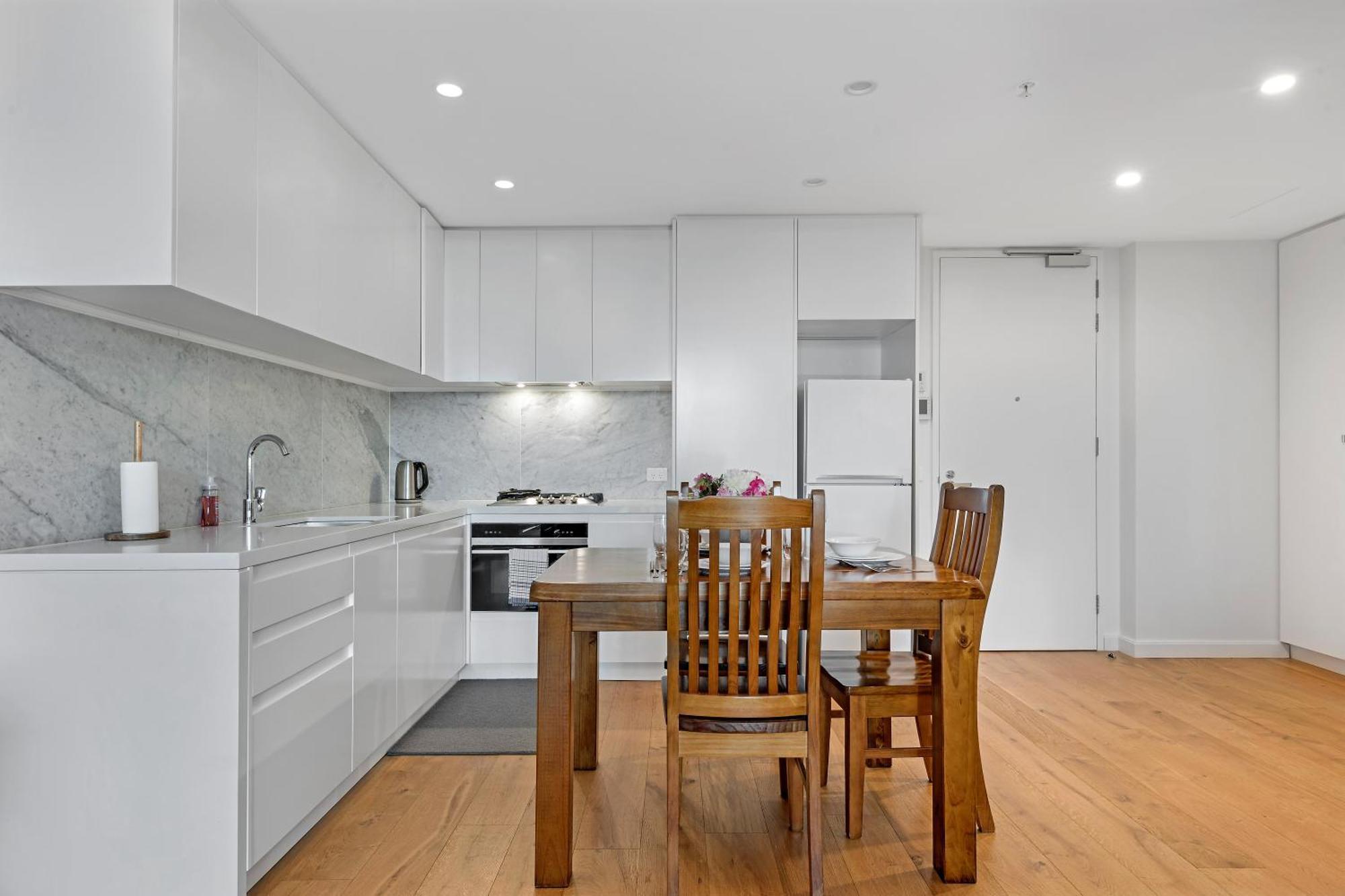 Location One Bedroom In Chatswood Apartment